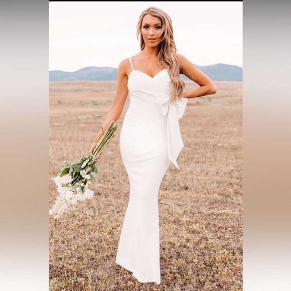 Aakaa Wedding Dress - Picture 1 of 6